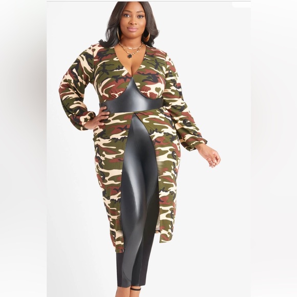 Ashley Stewart Sweaters - Brand New A.S.  Stewart Camo Paneled Print Duster Size 22/24